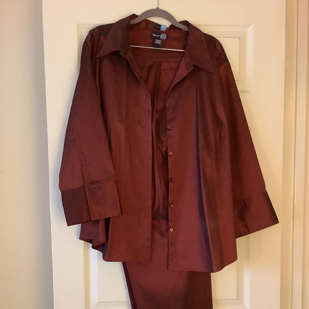 Burgundy 2-Piece Pants Suit